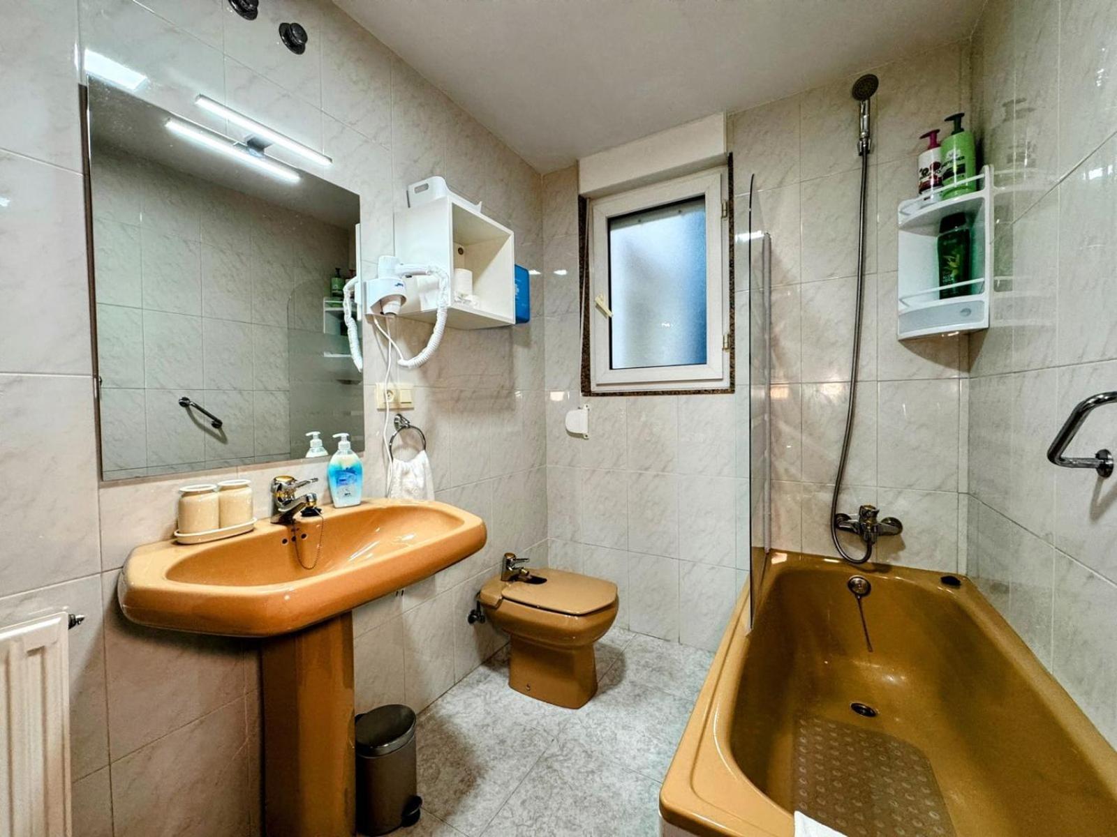 Apartamento Elena Centrico Con Wifi Cangas de Onis Ngoại thất bức ảnh